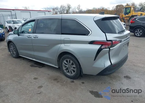 2021 Toyota Sienna Xle z USA, uszkodzony, nr VIN 5TDYRKEC6MS048256